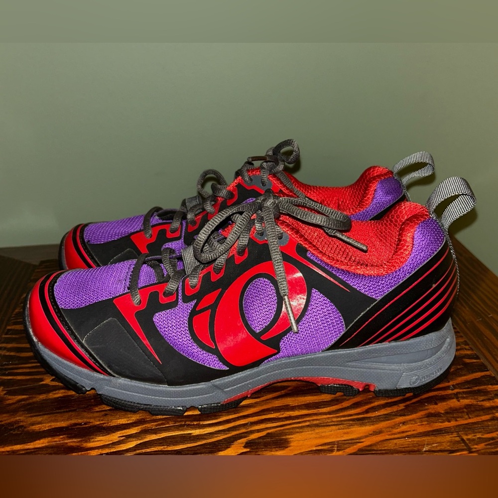 Pearl Izumi Red and Purple Women's Shoes - Picture 2 of 5